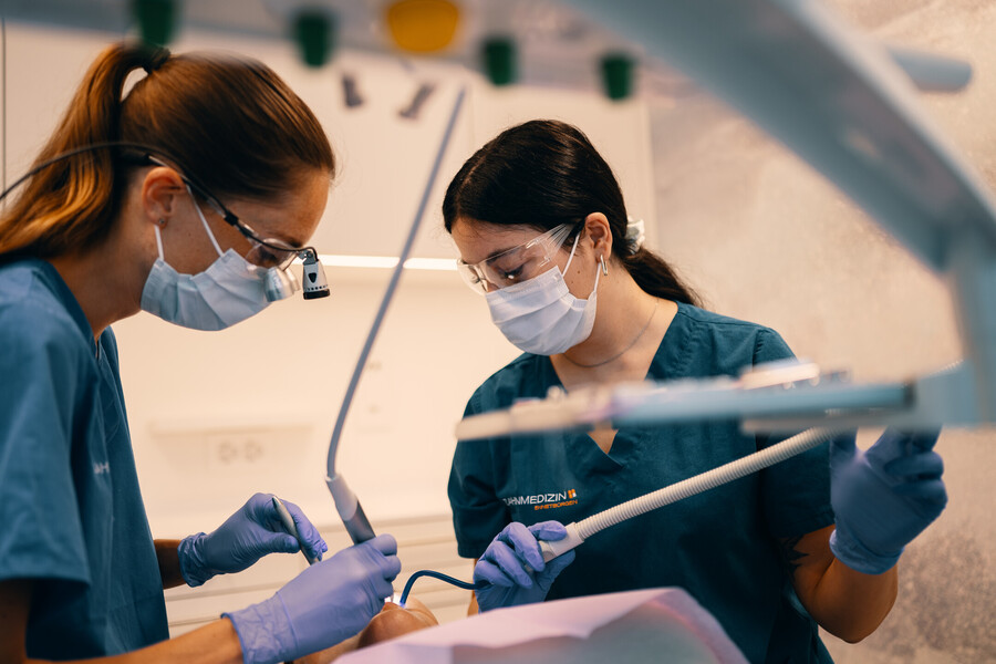 Dr. med. dent. Vera Murer, Zahnärztin, Tätigkeitsschwerpunkt Kinderzahnmedizin und Endodontologie | Zahnmedizin Ennetbürgen