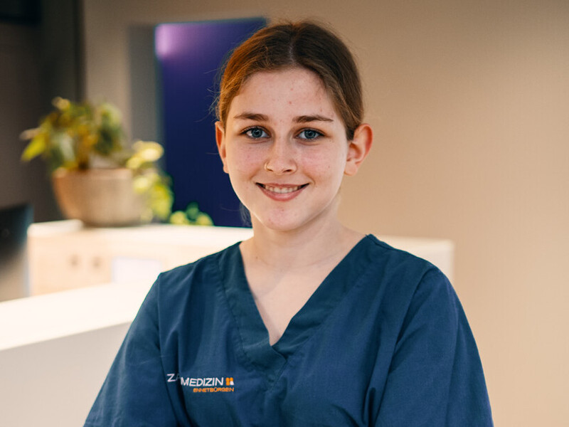 Enya Kunz, Dentalassistentin in Ausbildung | Zahnmedizin Ennetbürgen